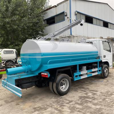 東風(fēng)8噸吸糞車 山東廠家的專業(yè)選擇，搭載國(guó)六朝柴170馬力發(fā)動(dòng)機(jī)